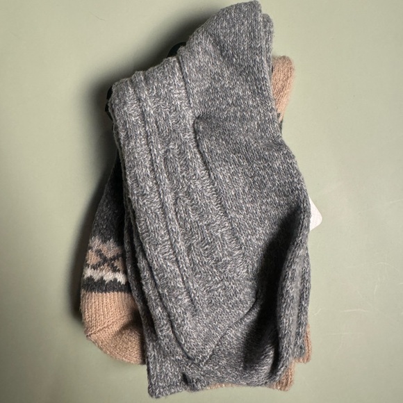 2-Pack Muk Luks Women’s Crew Sock - Picture 3 of 3